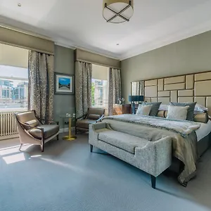 https://the-wine-house-1821.edinburghhotelsuk.org